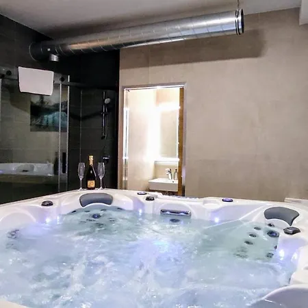 Grand Spa Harrachov - Wellness Luxusni Apartman S Velkou Virivkou, Saunou, Kuchyni A Venkovnim Posezenim V Centru Harrachova Exterior photo